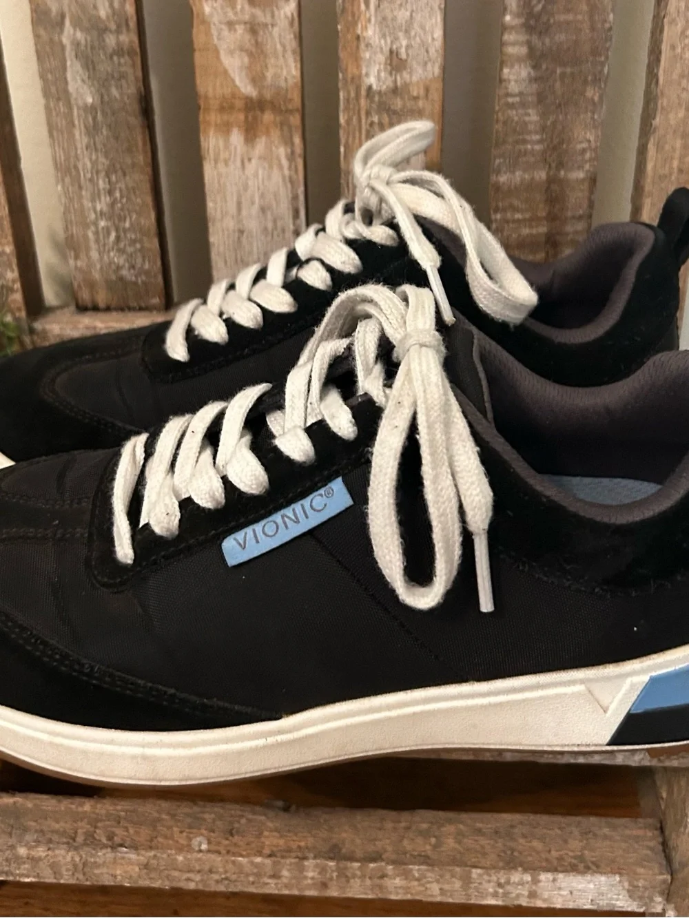 Vionic BREILYN Women's Athletic Shoes Black Size 6.5